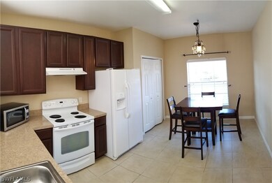 Large, eat in kitchen with pantry