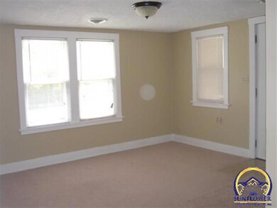 1143 SW Mission Ave, Topeka, KS 66604 - photo 2