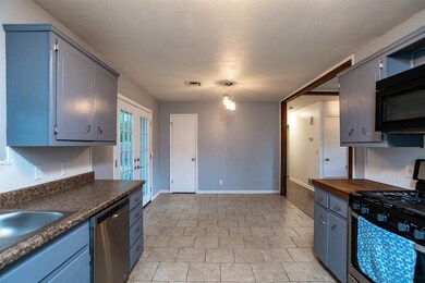 1242 E 5th St, Cushing, OK 74023 - photo 7