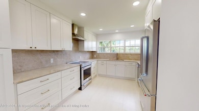 219 Ridgeview Dr, Palm Beach, FL 33480 - photo 2