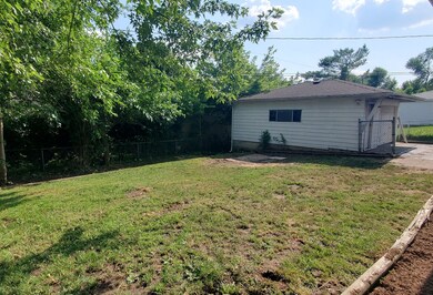 109 Pueblo Rd, Carpentersville, IL 60110 - photo 6