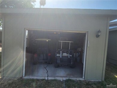 926 Citrus Dr, Alamo, TX 78516 - photo 3