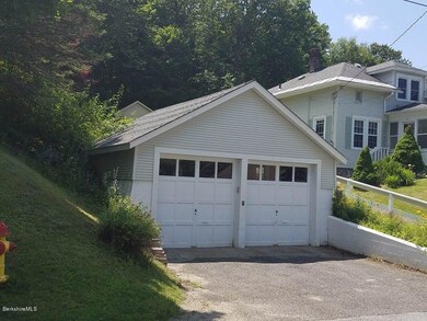 Detached Garage