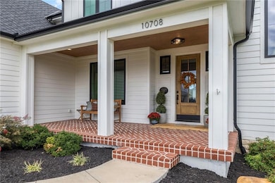 10708 W 142nd St, Overland Park, KS 66221 - photo 2