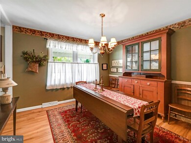 2605 Dalin Dr, Reading, PA 19609 - photo 6