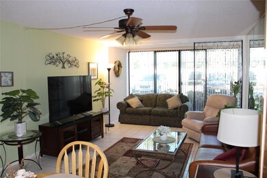 14130 Rosemary Ln unit 1117, Largo, FL 33774 - photo 3