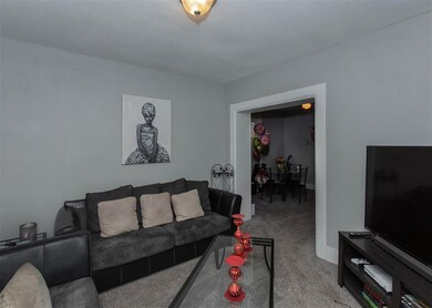 1427 W 4th St, Davenport, IA 52802 - photo 3