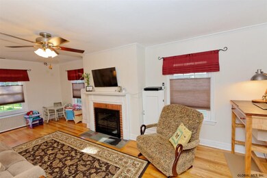 1521 Valencia Rd, Schenectady, NY 12309 - photo 7