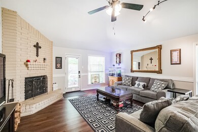 15402 Pebble Lake Dr, Houston, TX 77095 - photo 5