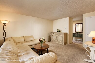 425ParkCir429a_HiRes220713006