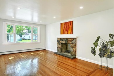 126 Scenic Dr, Cranston, RI 02920 - photo 4