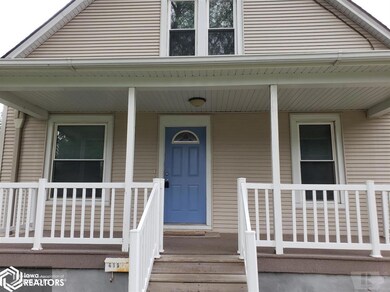 419 E 2nd St S, Newton, IA 50208 - photo 2
