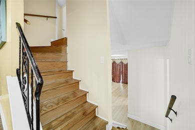 9454 Meadow Ln, Des Plaines, IL 60016 - photo 5