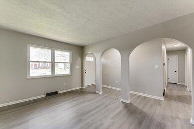 1950 Faymeadow Ave, Columbus, OH 43229 - photo 3