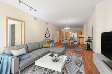 401 N 2nd St unit 305, Minneapolis, MN 55401 - photo 2