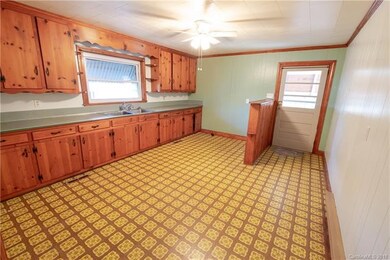 4756 Rainbow Dr, Kannapolis, NC 28081 - photo 6