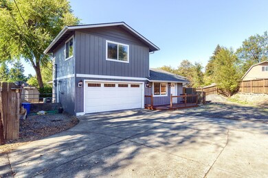 1034 NE Savage St, Grants Pass, OR 97526 - photo 4