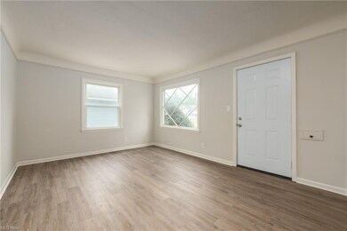 5199 Henry St, Maple Heights, OH 44137 - photo 4