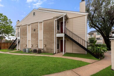 2750 Holly Hall St unit 1302, Houston, TX 77054 - photo 2