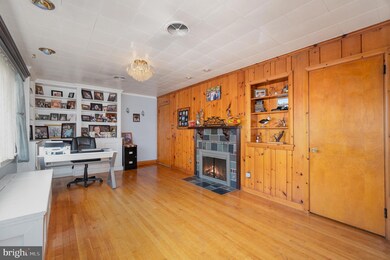 519 S Grant St, Palmyra, PA 17078 - photo 3