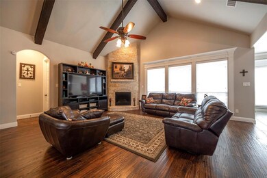 2105 Vanderbilt Dr, Weatherford, TX 76088 - photo 5