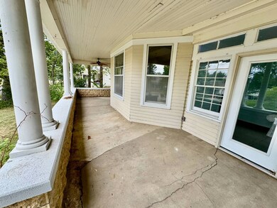 320 W 8th St, Concordia, KS 66901 - photo 6