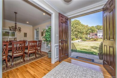Double 8' doors, 9' ceilings
