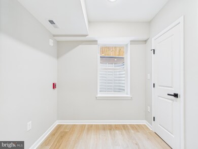 1320 Grove St unit 1, Philadelphia, PA 19146 - photo 4