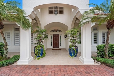 709 Jamestown Ln, Naples, FL 34108 - photo 3