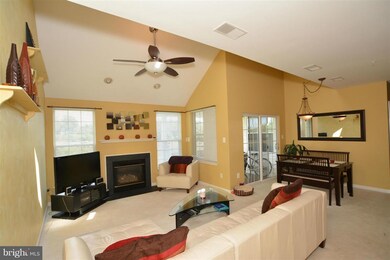 25260 Lake Shore Square unit 302, Chantilly, VA 20152 - photo 4