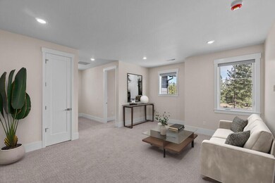 CL50-Siskiyou-T-Signature-Loft (2)