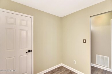 51 Winchester Ct, Matawan, NJ 07747 - photo 6