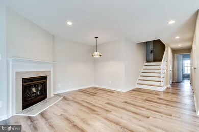 12928A Grays Pointe Rd, Fairfax, VA 22033 - photo 2