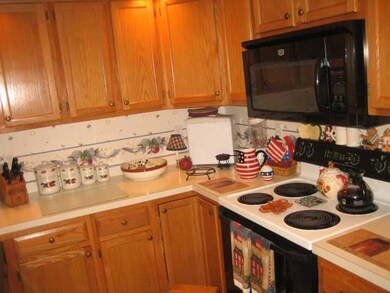 Kitchen All appliances stay
