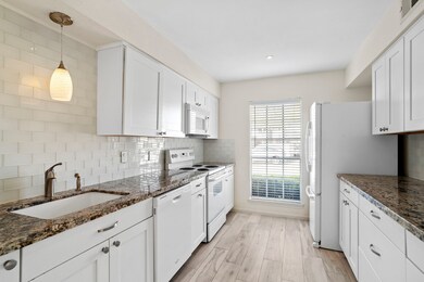 6301 Briar Rose Dr unit 123, Houston, TX 77057 - photo 2