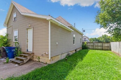 846 E Dunham Ave, Des Moines, IA 50315 - photo 6