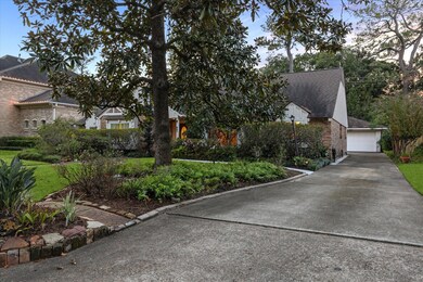 807 Wycliffe Dr, Houston, TX 77079 - photo 3