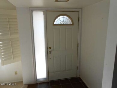 023-319436 Interior Entrance