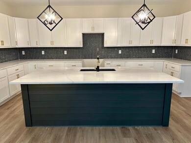 557 Lexington Ave, Harbor Hills, OH 43076 - photo 4