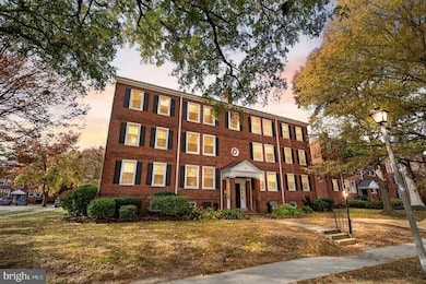 2942 S Columbus St unit A2, Arlington, VA 22206 - photo 2