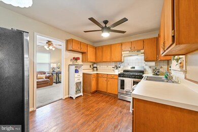 8724 Eddington Rd, Parkville, MD 21234 - photo 5