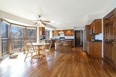 135 Christina Cir, Wheaton, IL 60189 - photo 7