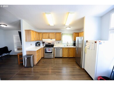 300 S Everest St unit 40, Newberg, OR 97132 - photo 6