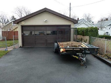 Parking Lot/Garage