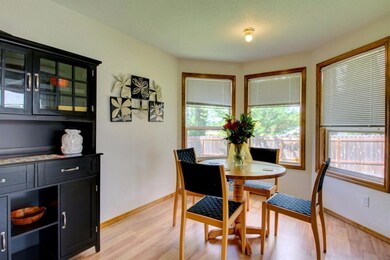 1527 Valley View Dr, Medford, OR 97504 - photo 7