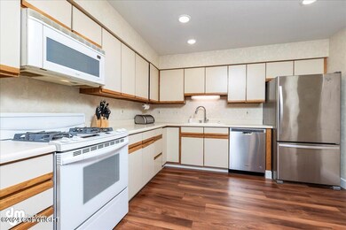 08-Kitchen 20240405-DW-6483