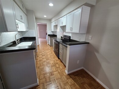 10152 Longmont Dr unit 38/10, Houston, TX 77042 - photo 5