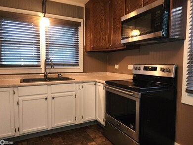 304 E Jackson St, Corydon, IA 50060 - photo 4