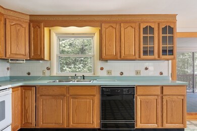 291 Joslin St, Leominster, MA 01453 - photo 4