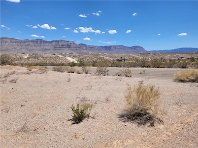 Mountain view with a desert landscape